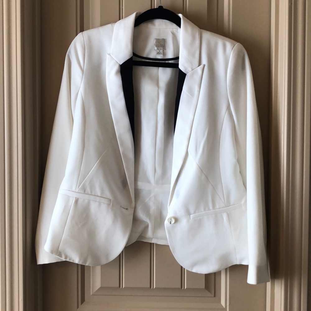 Size 8 - Lauren Conrad Blazer - White w black trim